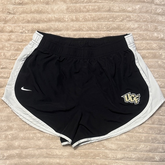 Nike Women's UCF Tempo Short - Picture 1 of 10
